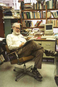 Dr. John R. Locke, Summer 2000 (Photo: Maeve Maddox)